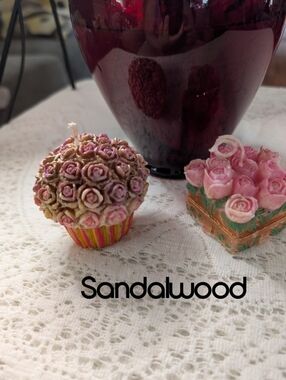 Handmade Soy Sandalwood Rose Cupcake & Bouquet Candle Set - Pink